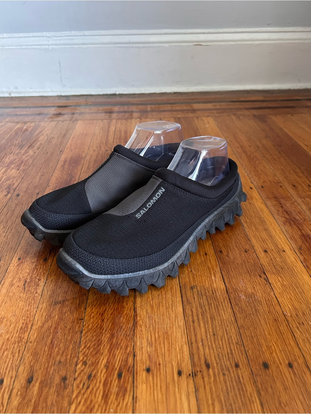 Salomon Snowclog Shoes Mens 8.5 Black Trail Hiking Sneakers Outdoor Slip On